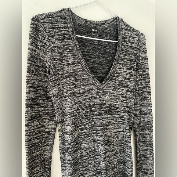 Aritzia Wilfred Free Luma Cut Out Tee - Picture 3 of 14